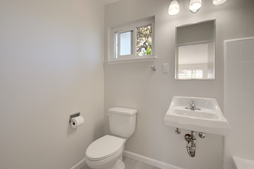 More Photos Of 1151 Davis St, Redwood City Apartments For Sale