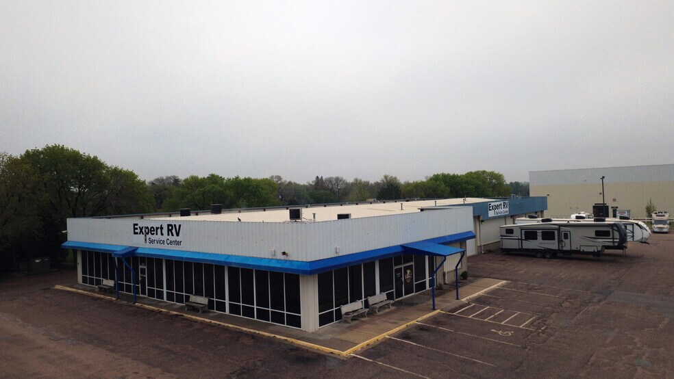 More Photos Of 3333 W Stolley Park Rd, Grand Island Service For Sale
