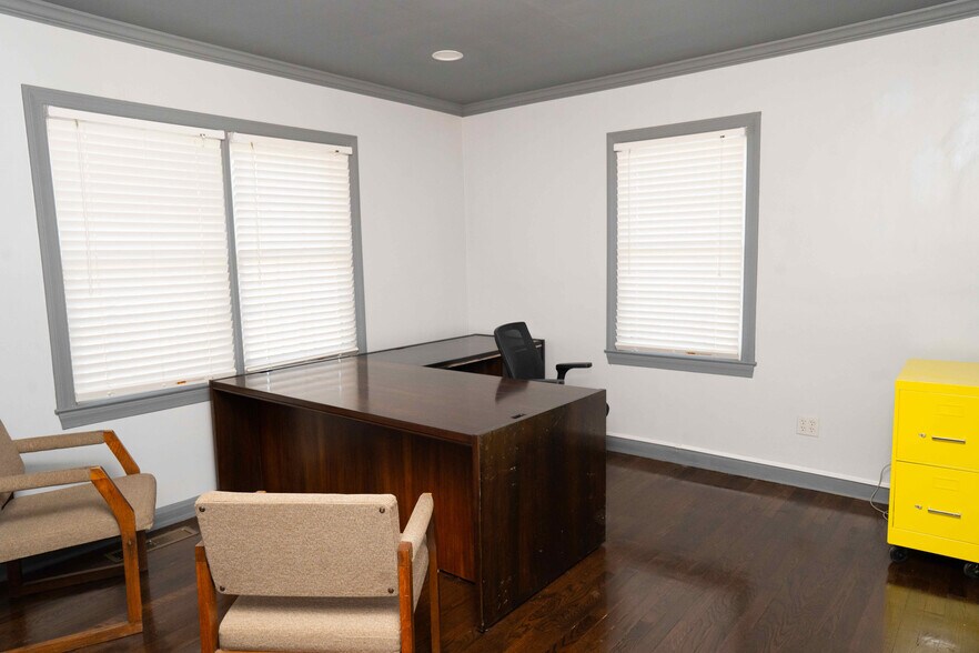 More Photos Of 232 SE Powers Ferry Rd, Marietta Office For Sale