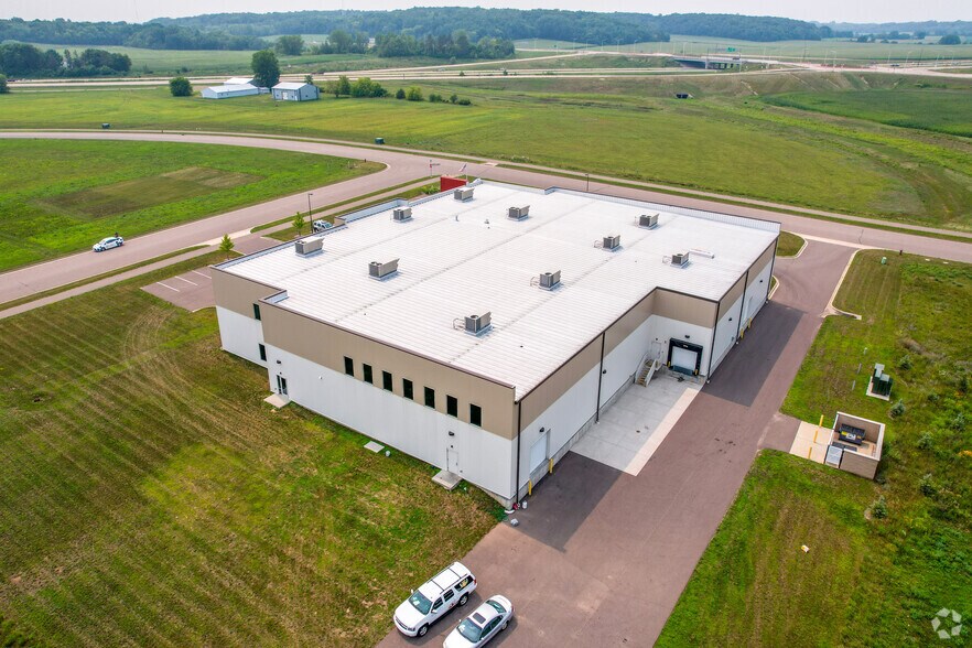 More Photos Of 1091 Sutherland Ave, River Falls Flex For Sale