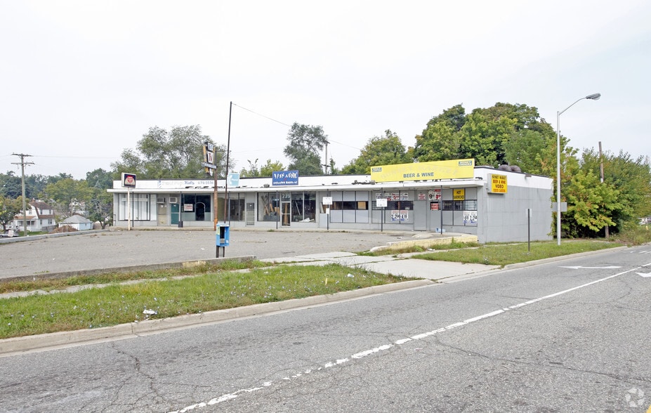 Primary Photo Of 745 N Perry St, Pontiac Unknown For Lease