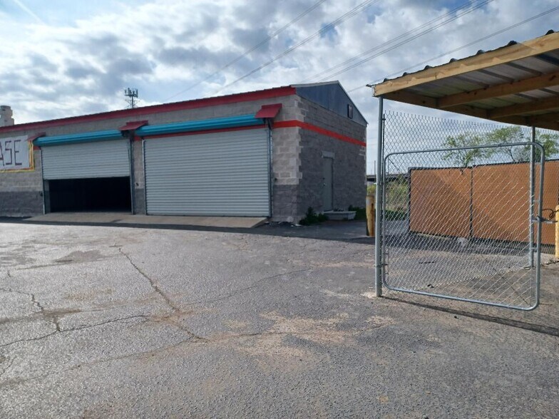 More Photos Of 3225 S Jupiter Rd, Garland Auto Repair For Lease
