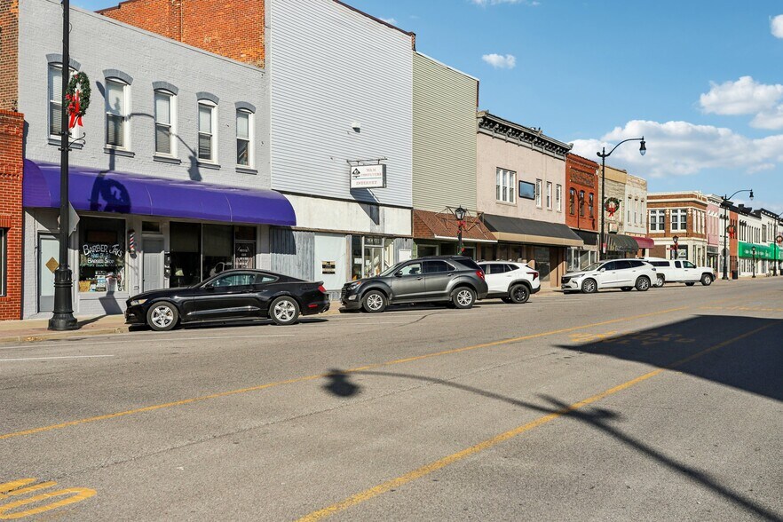 More Photos Of 209 N State St, Litchfield Storefront Retail Residential For Sale