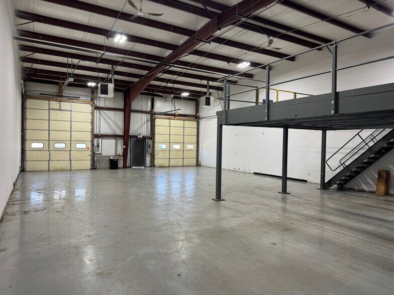More Photos Of 3119 S Route 31, Prairie Grove Warehouse For Sale
