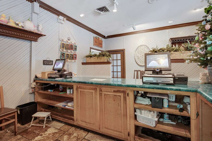 More Photos Of 1226 Main St, Southaven Restaurant For Sale