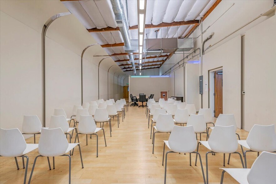 More Photos Of 1290 Reamwood Ave, Sunnyvale Research And Development For Lease