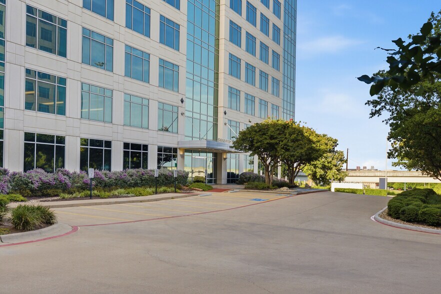 More Photos Of 9606 N Mopac Expy, Austin Unknown For Lease