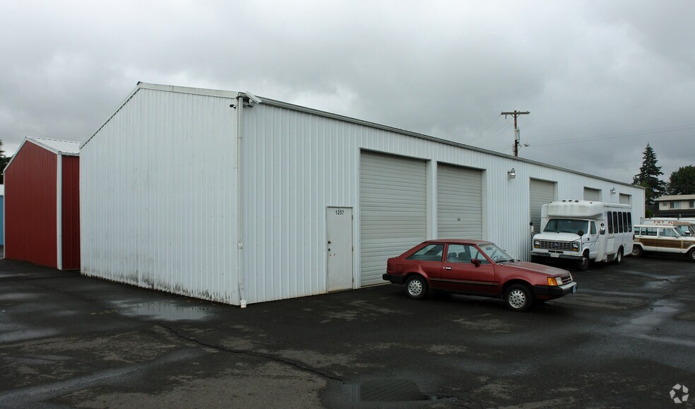 More Photos Of 1251-1259 Candlewood Ave NE, Salem Unknown For Lease