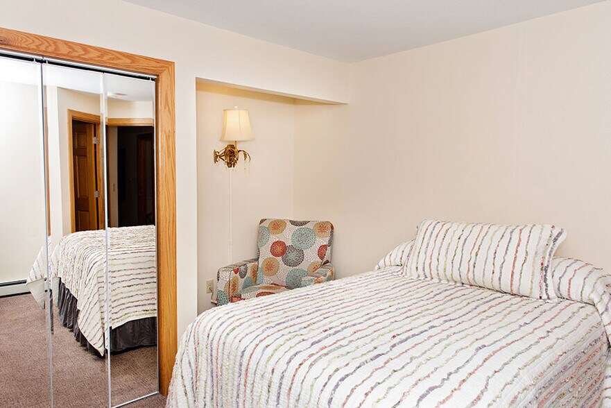 More Photos Of 56 El Paso Blvd, Manitou Springs Hotel For Sale