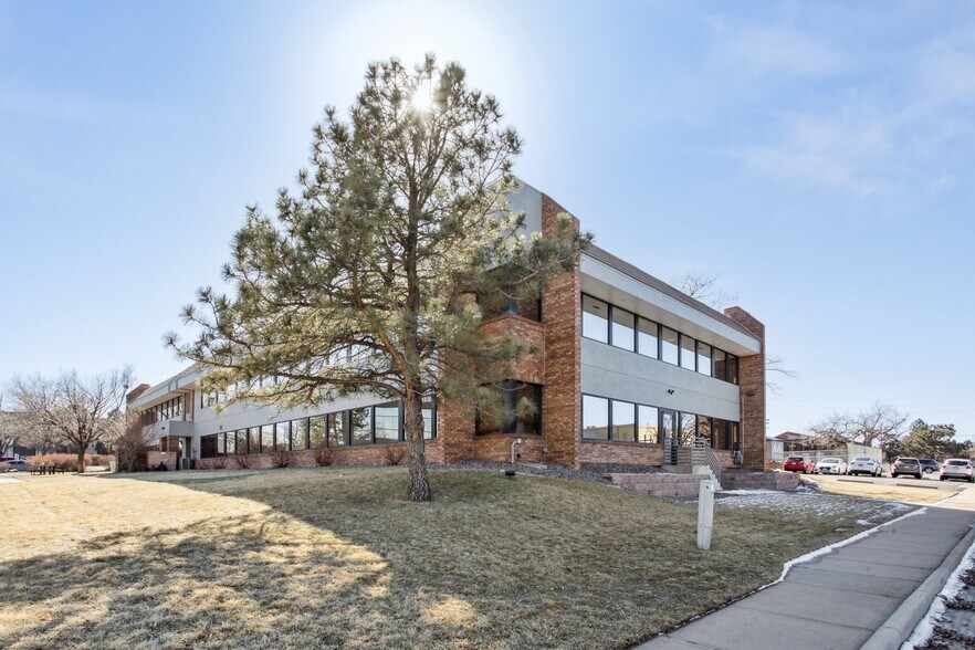 More Photos Of 2015 S Pontiac Wy, Denver Office For Sale