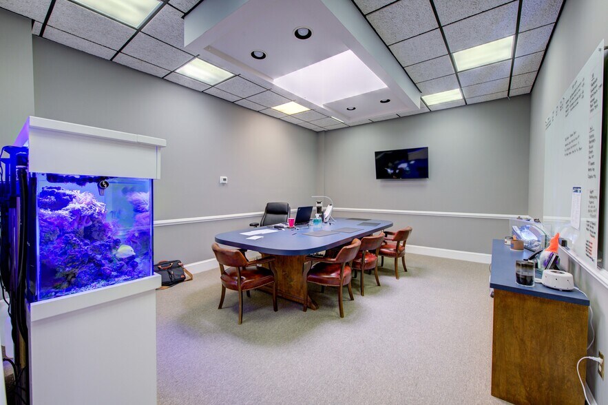 More Photos Of 475 Industrial Dr, Lexington Showroom For Sale