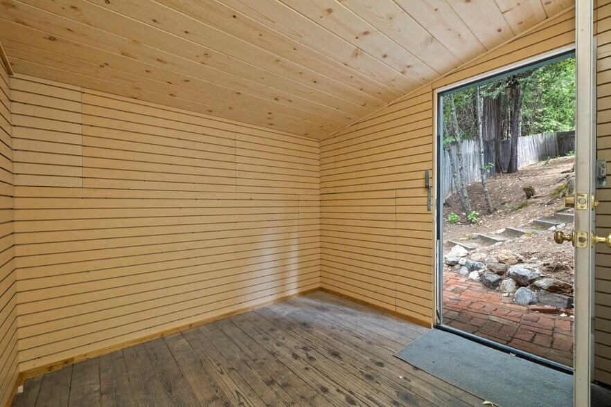 More Photos Of 1137 CA-4 Hwy, Arnold General Retail For Sale