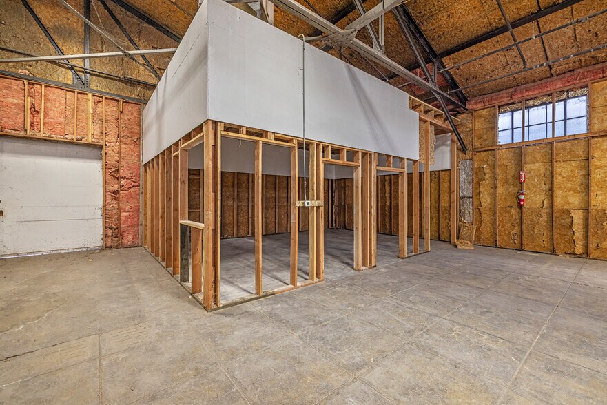 More Photos Of 615 S Spring St, Klamath Falls Warehouse For Lease