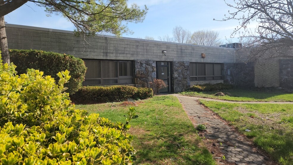 More Photos Of 22 Connor Ln, Deer Park Warehouse For Lease