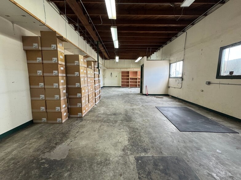 More Photos Of 4920 W Pico Blvd, Los Angeles Light Manufacturing For Lease