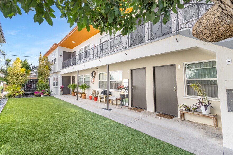 More Photos Of 5711 E 2nd St, Long Beach Apartments For Sale