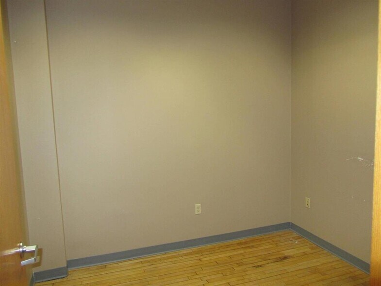 More Photos Of 74 S Main St, Fond Du Lac Loft Creative Space For Sale