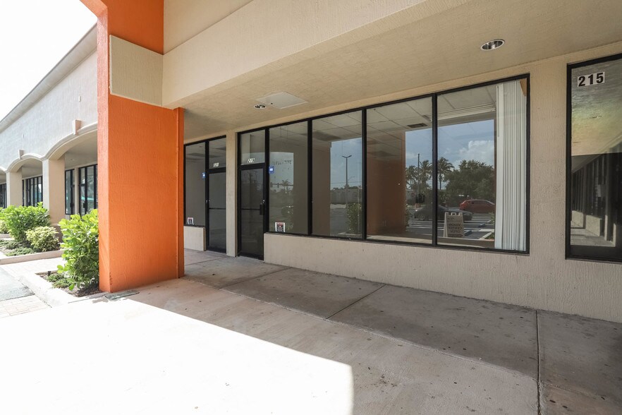 More Photos Of 201-233 S Federal Hwy, Pompano Beach Storefront For Lease