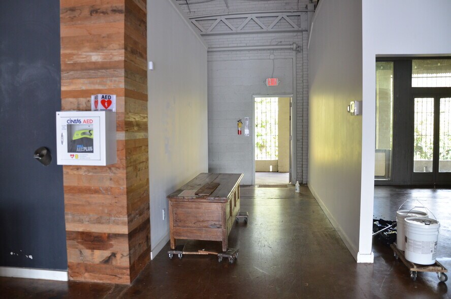 More Photos Of 996 Huff Rd NW, Atlanta Warehouse For Lease