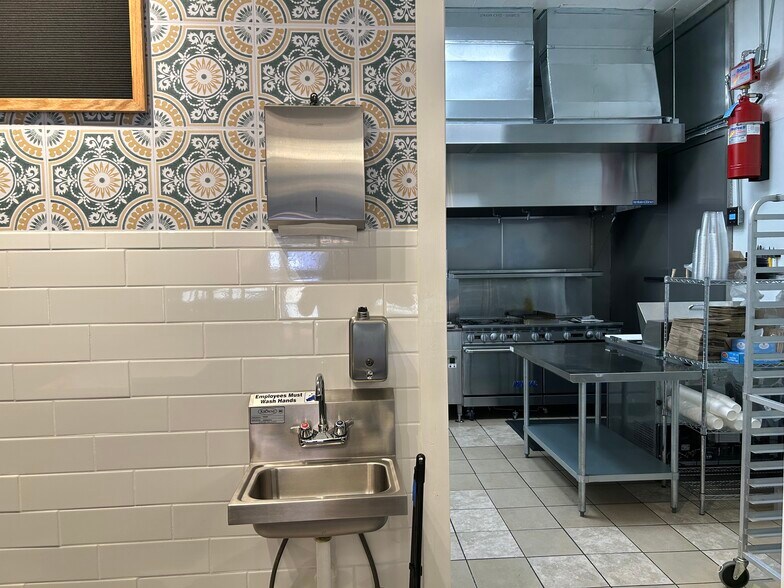 More Photos Of 50 S Forest Ave, Hartwell Storefront For Sale