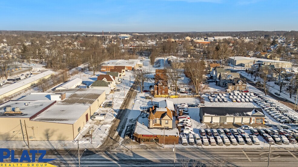 More Photos Of 913 E Market St, Warren Freestanding For Sale