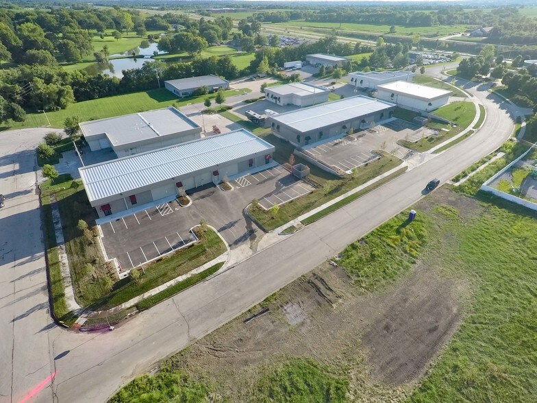 Primary Photo Of 101 SE 29th Ter, Lee's Summit Warehouse For Lease