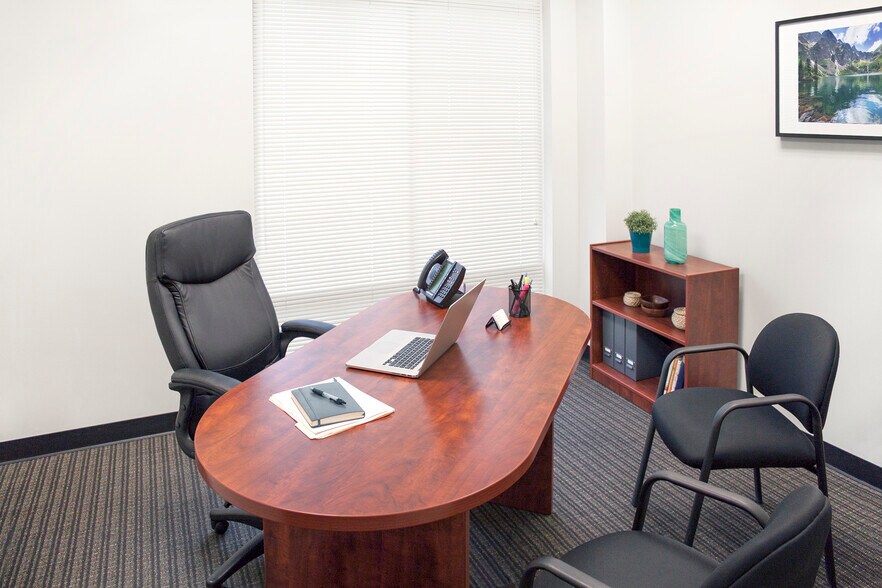 More Photos Of 1300 Ridenour Blvd, Kennesaw Office Residential For Lease