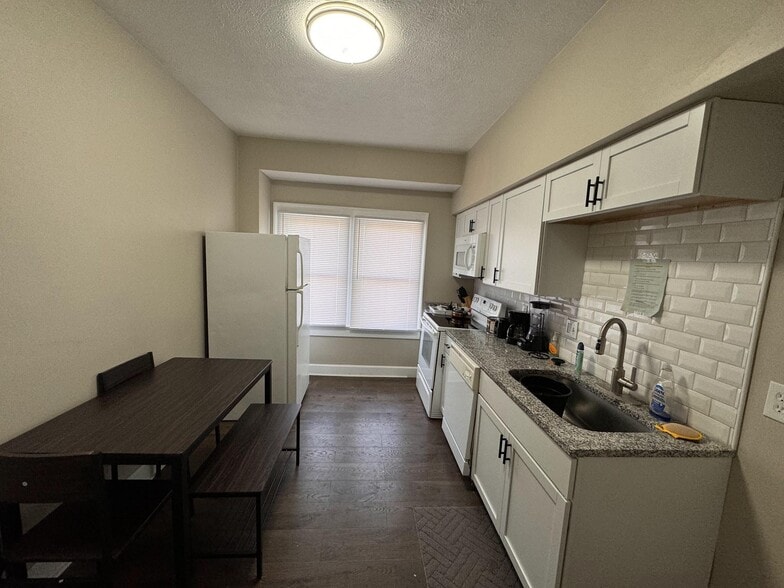 More Photos Of 5222 E Washington St, Indianapolis Apartments For Sale