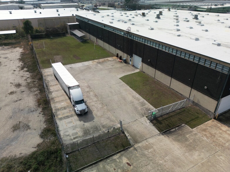 More Photos Of 801 Edwards Ave, New Orleans Distribution For Lease