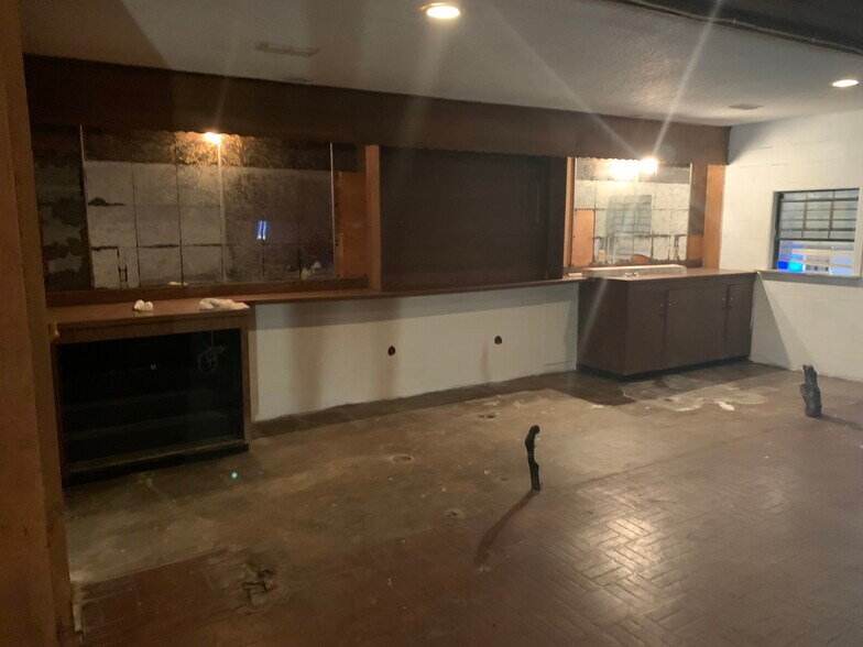 More Photos Of 8804 Warsaw Road 85, Aliceville Loft Creative Space For Sale