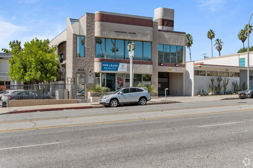 More Photos Of 1575 N Lake Ave, Pasadena Medical For Lease