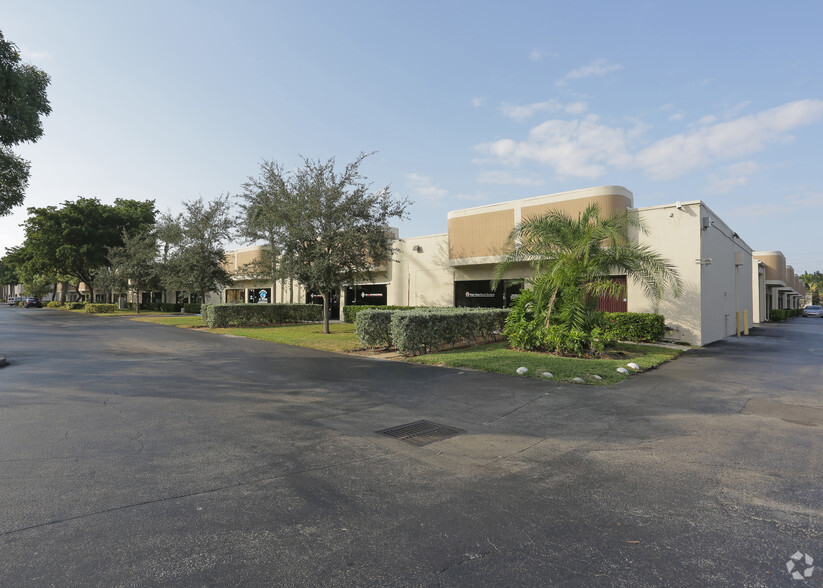 Primary Photo Of 205-279 Goolsby Blvd, Deerfield Beach Coworking Space