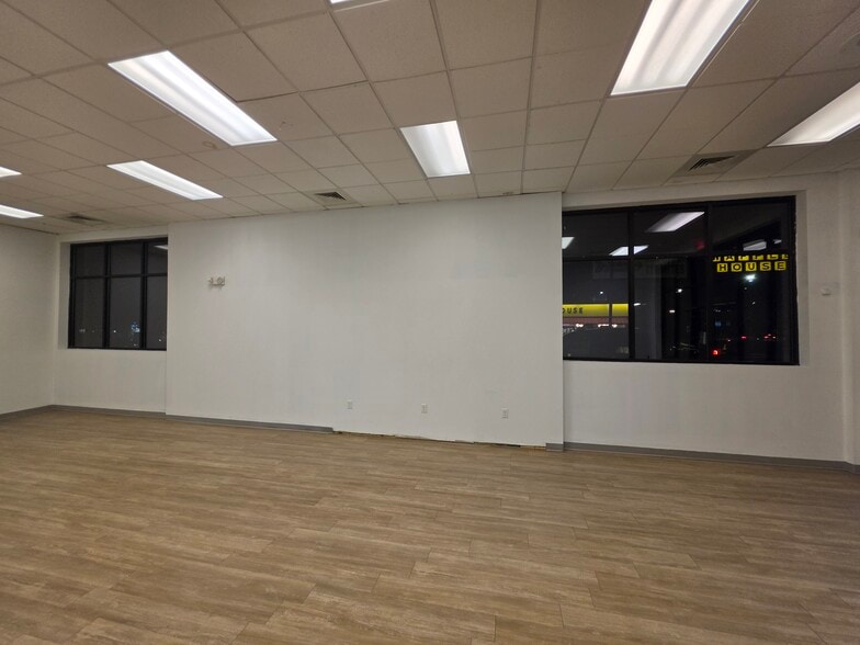 More Photos Of 3208 W Gate City Blvd, Greensboro Freestanding For Lease