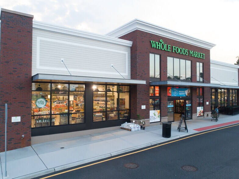 More Photos Of 655-657 Middlesex Ave, Metuchen Unknown For Lease