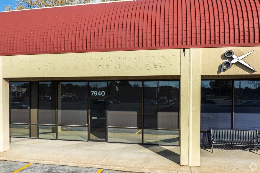 More Photos Of 8030 W 151st St, Overland Park Unknown For Lease