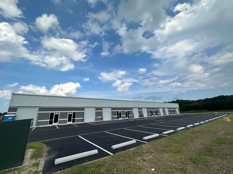 More Photos Of 8141 Pine Ridge Rd, Mechanicsville Light Distribution For Lease