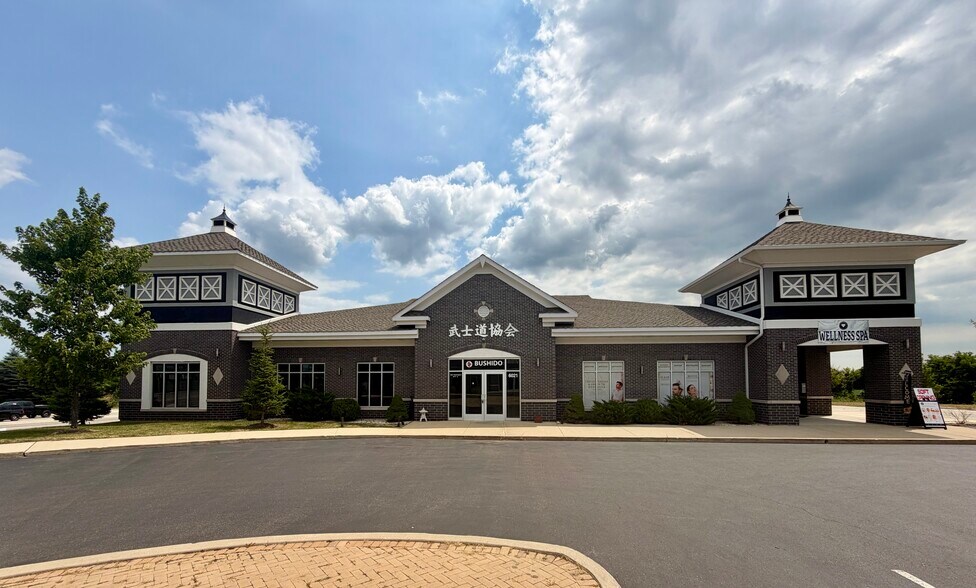 More Photos Of 6021 Washington St, Gurnee Medical For Sale