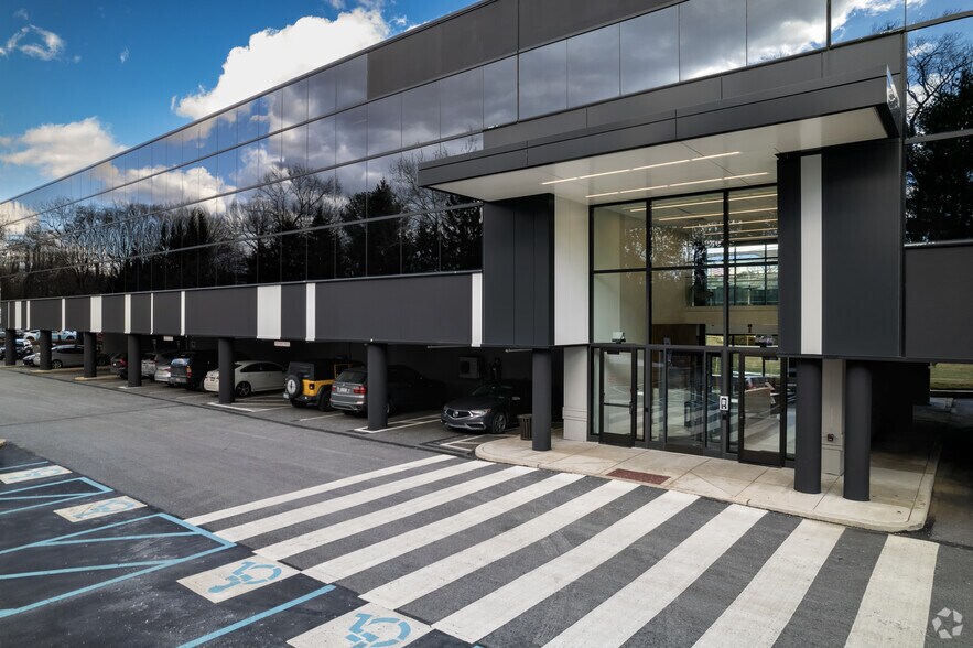 More Photos Of 426 W Lancaster Ave, Devon Office For Lease