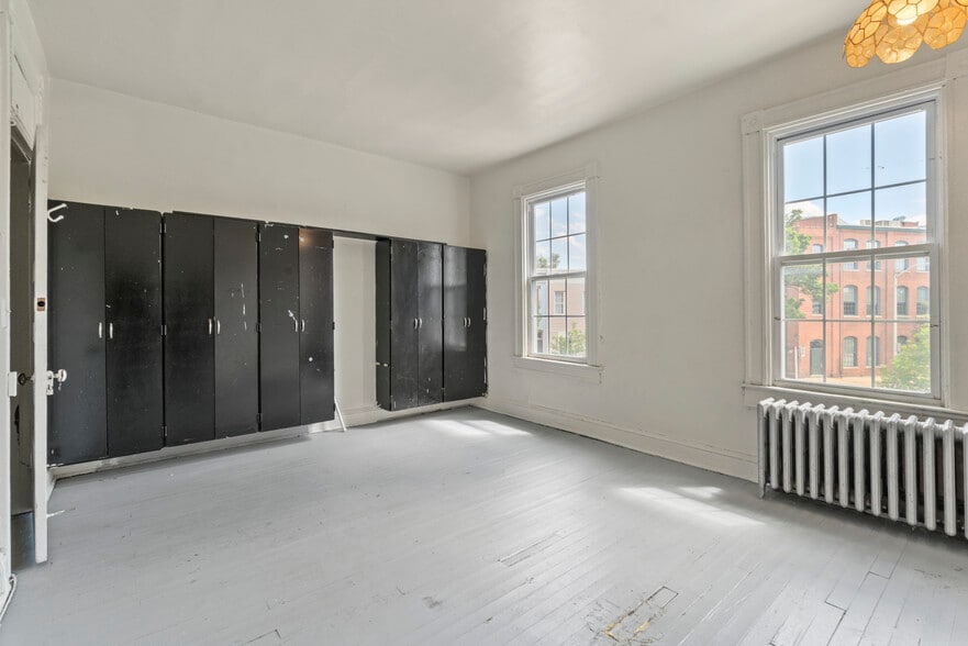 More Photos Of 200 W Lorraine Ave, Baltimore Storefront Retail Residential For Sale