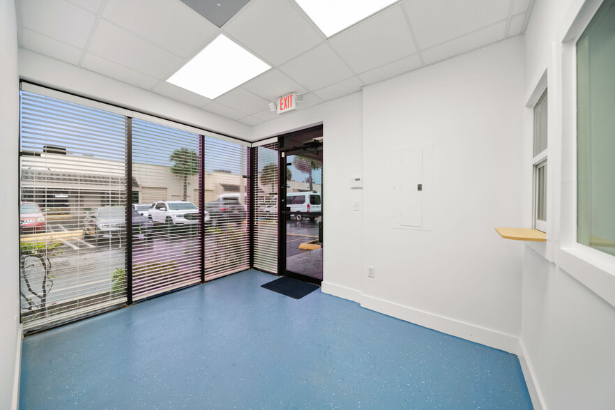 More Photos Of 6187 NW 167th St, Miami Lakes Office For Sale