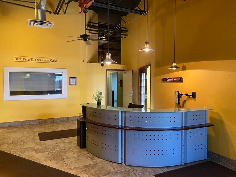 More Photos Of 3250 Franklin St, Detroit Office For Lease