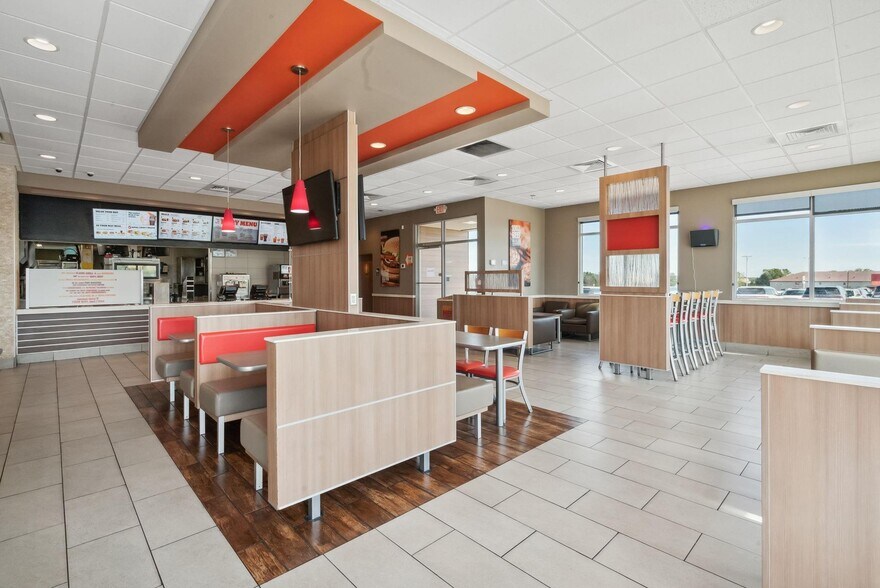 More Photos Of 3011 W Washington St, Stephenville Fast Food For Lease