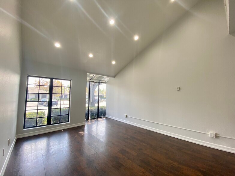 More Photos Of 3151 Airway Ave, Costa Mesa Medical For Lease