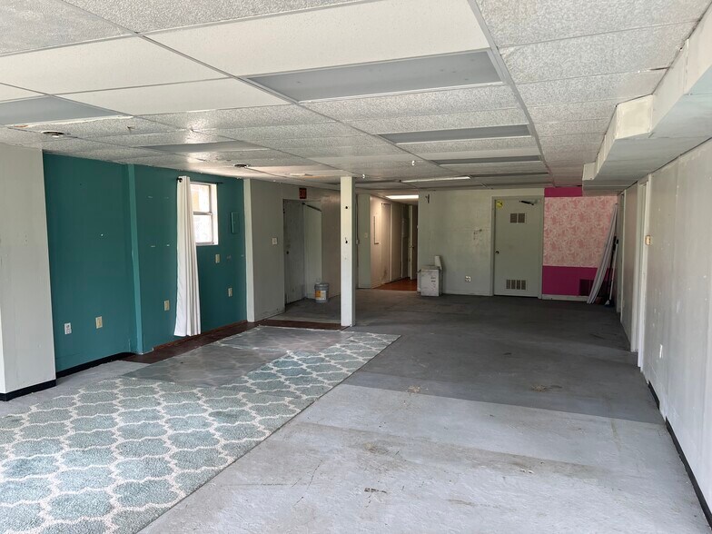 More Photos Of 2209 Camden Ave, Parkersburg Freestanding For Sale