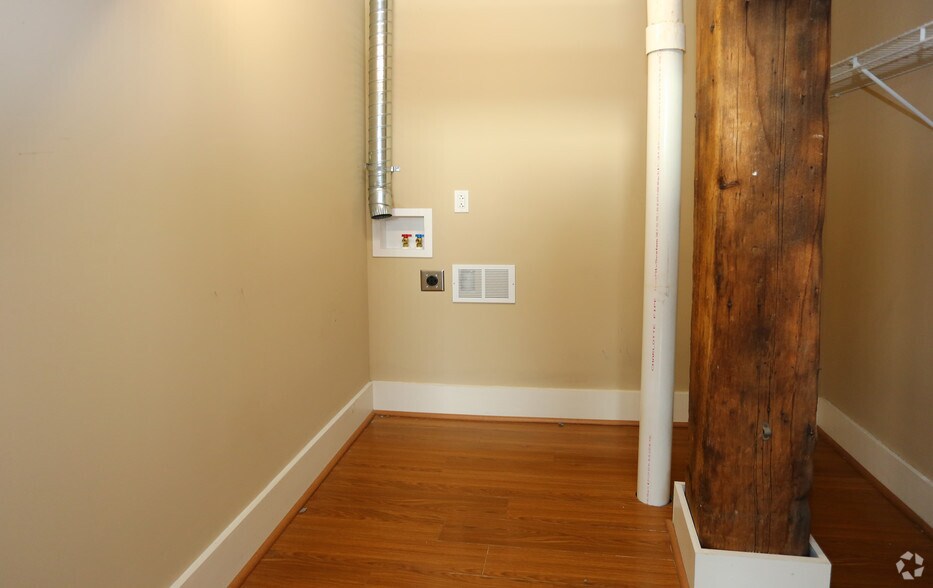 More Photos Of 55 Railroad St, Rochester Apartments For Lease