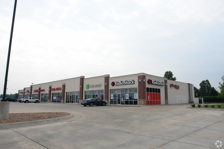 More Photos Of 2570 S Broadway, Wichita General Retail For Lease