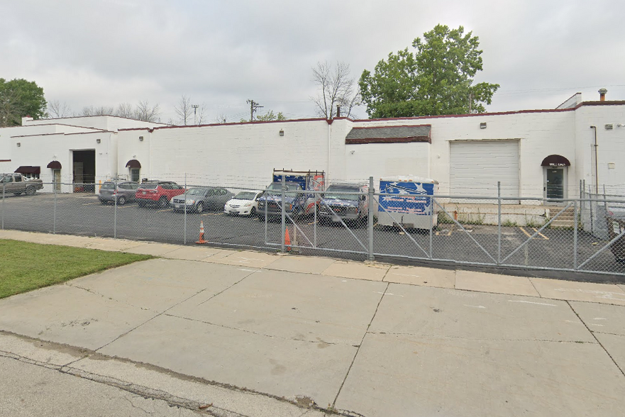 Primary Photo Of 7820 W Florist Ave, Milwaukee Manufacturing For Sale