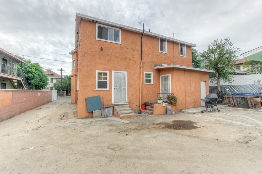 More Photos Of 1647 W 12th Pl, Los Angeles Apartments For Sale