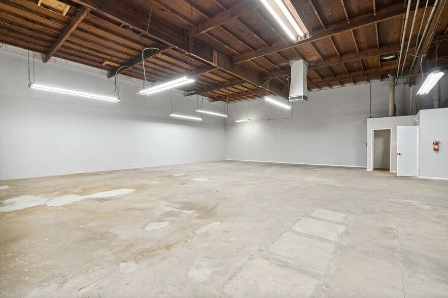 More Photos Of 12455 Branford St, Pacoima Warehouse For Sale