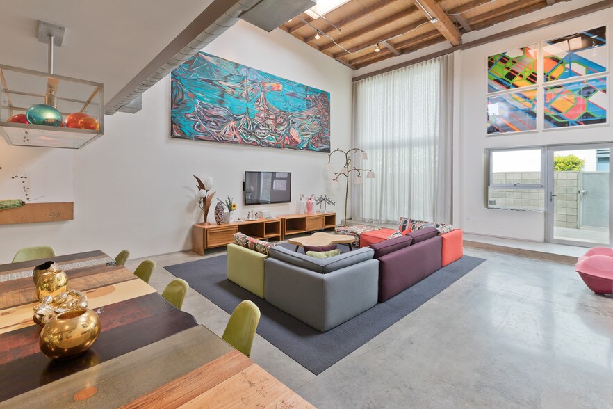 More Photos Of 2100 Abbot Kinney Blvd, Venice Office For Lease
